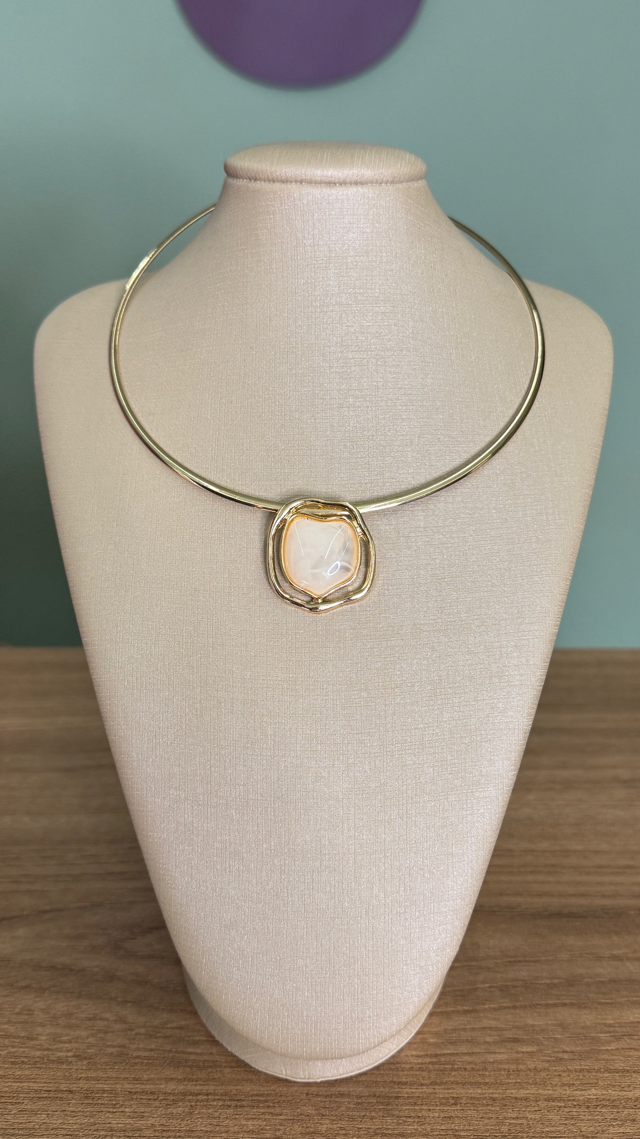 CONJUNTO CHOKER ARO E BRINCO ORGÂNICO RESINADO